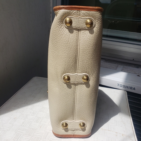 Vtg 90s Dooney & Bourke AW Beige British tan Pebbled Shoulder Bag - Picture 8 of 16